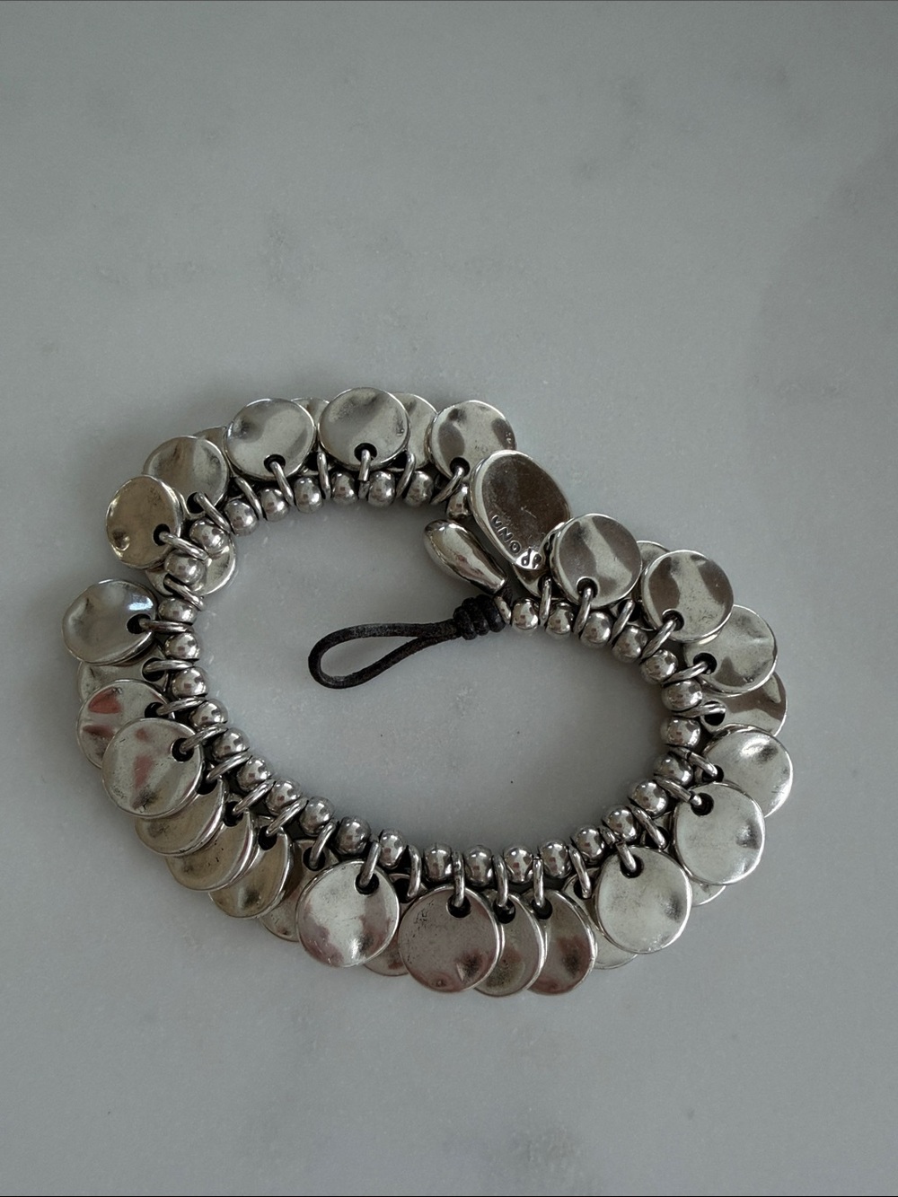 UNO de 50 Silver Disc Charm Stretch Bracelet